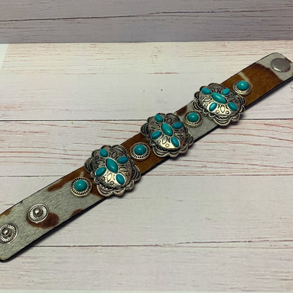 Western Style Concho and Pony Hair Leather Snap Bracelet - Picture 2 of 6